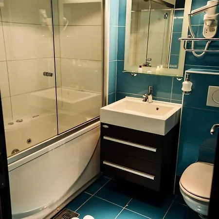 Amsterdam 4*